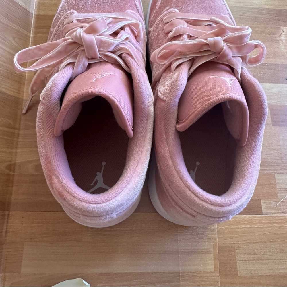 Women's Nike air Jordan 1 se pink velvet women's low sneakers size 9.5 - Picture 12 of 14